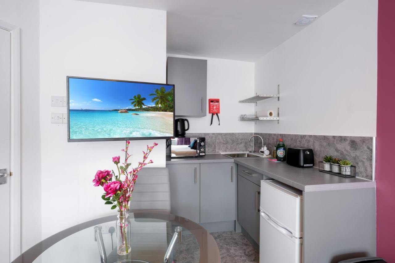 Fernbank Studios Sudbury Hill Harrow Self-Contained Studios With En-Suite Wembley Exterior photo