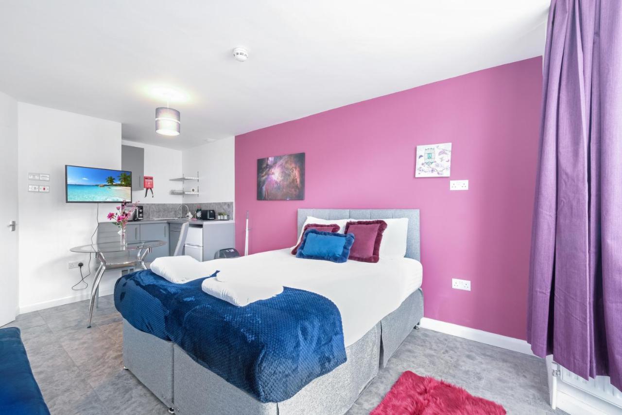 Fernbank Studios Sudbury Hill Harrow Self-Contained Studios With En-Suite Wembley Exterior photo