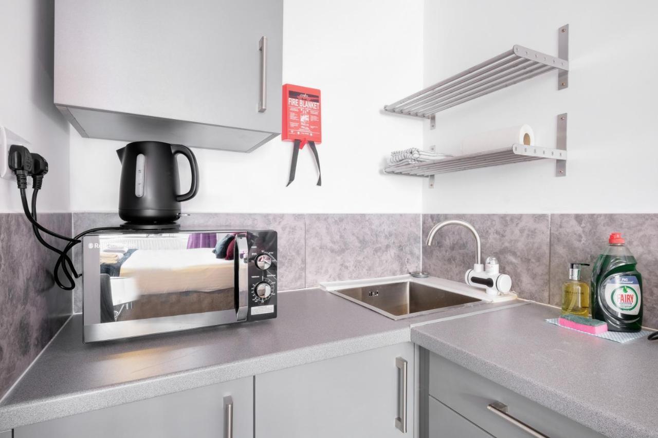 Fernbank Studios Sudbury Hill Harrow Self-Contained Studios With En-Suite Wembley Exterior photo