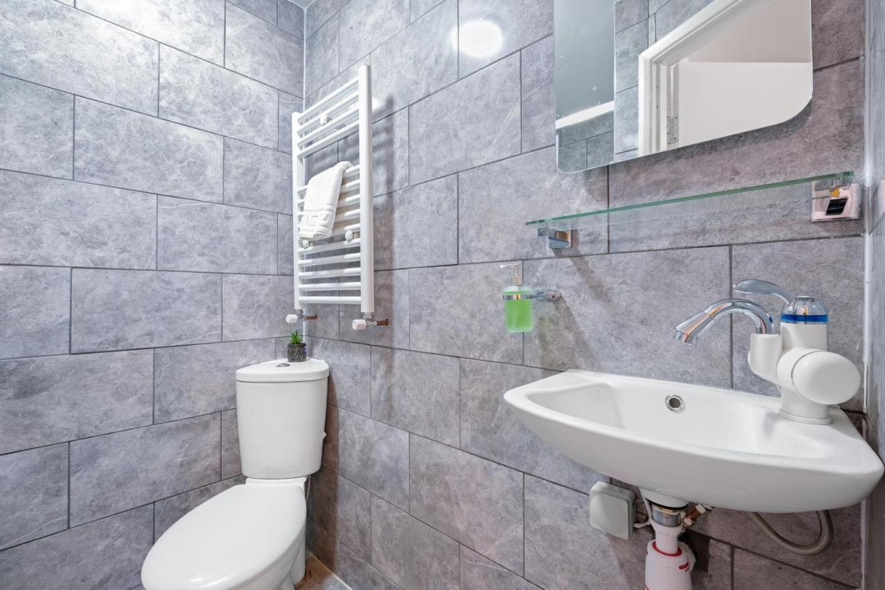 Fernbank Studios Sudbury Hill Harrow Self-Contained Studios With En-Suite Wembley Exterior photo