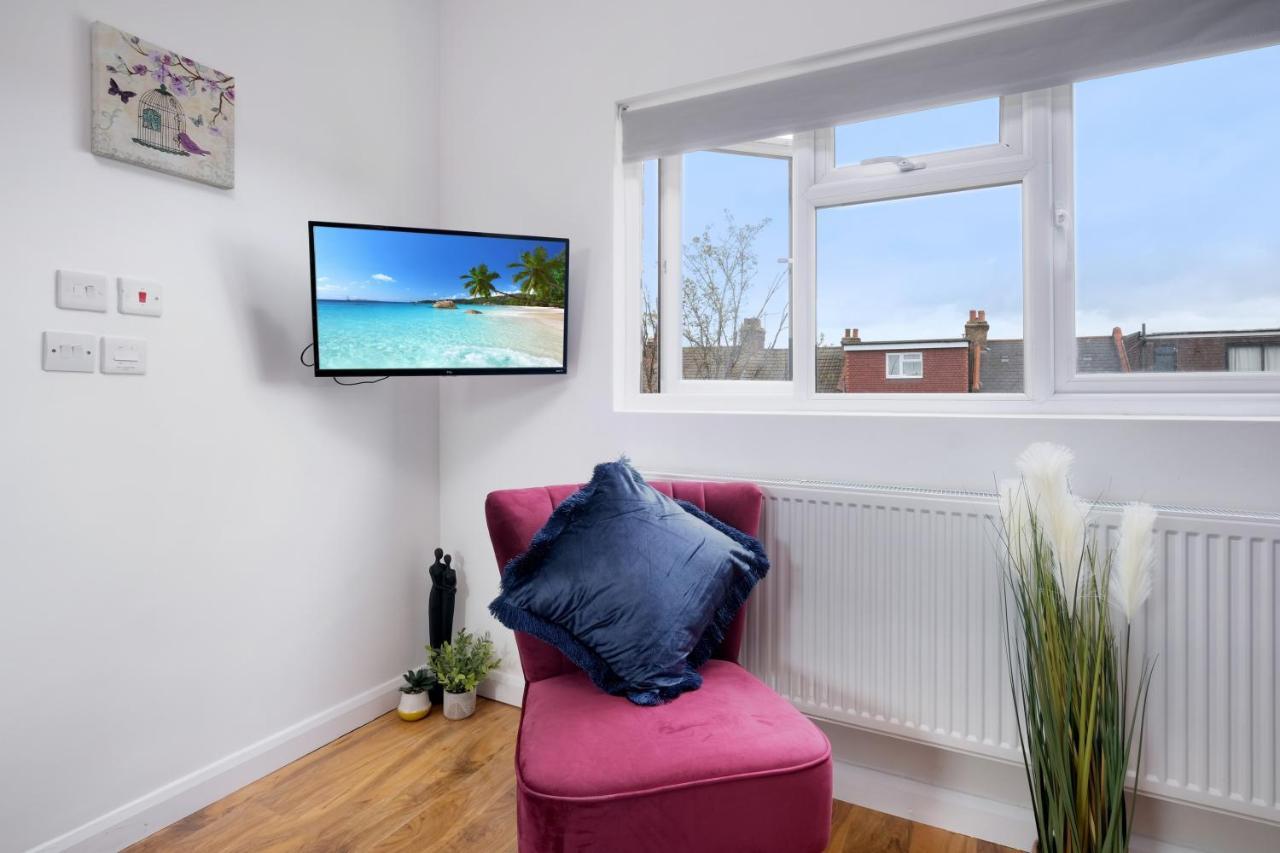 Fernbank Studios Sudbury Hill Harrow Self-Contained Studios With En-Suite Wembley Exterior photo